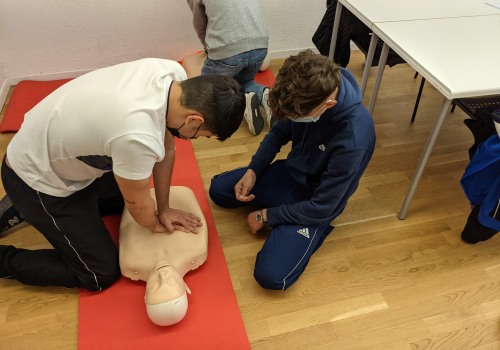 Effective First Aid Techniques For Relieving Neck Pain In The Workplace: A Guide For Employers In Liverpool